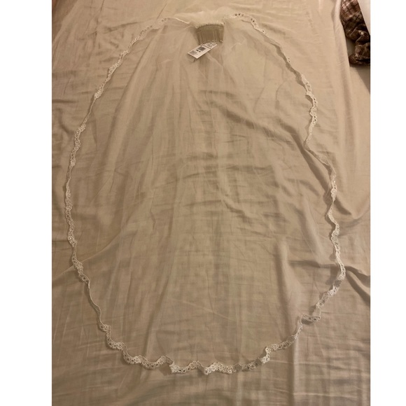 🤩 BEAUTIFUL Low Back Soft Lace Wedding Dress 🤩 - Picture 5 of 8